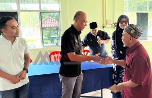 Mangsa Ribut Terima Sumbangan Tabung Bencana Daerah di Rembia